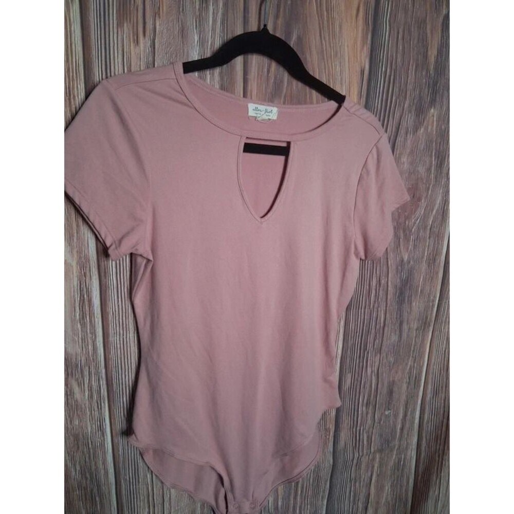 Ultra flirt light pink bodysuit size medium